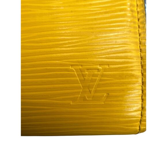 400. Louis Vuitton Epi Sarah Wallet NM Citron Black - Picture 6 of 8